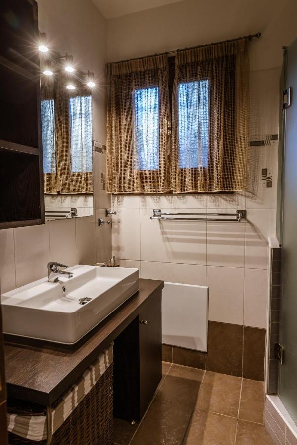 Cactus Maisonette Near Airport Villa Pórto Ráfti Eksteriør billede