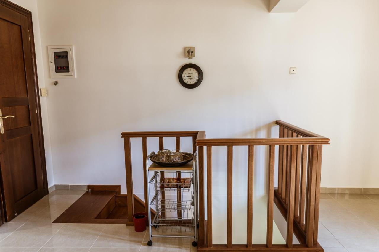 Cactus Maisonette Near Airport Villa Pórto Ráfti Eksteriør billede